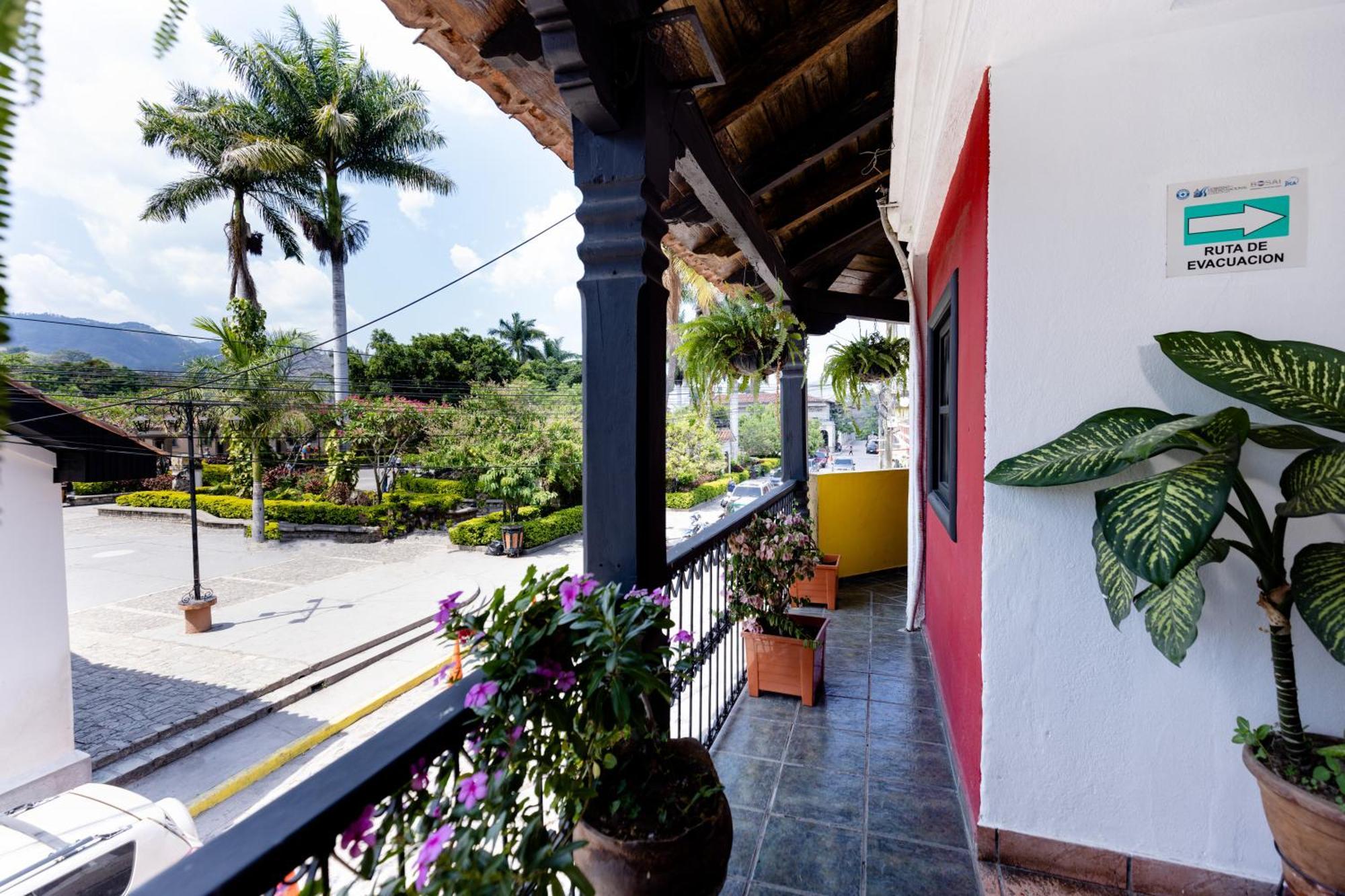 Hotel Camino Maya Copan Ruinas Экстерьер фото