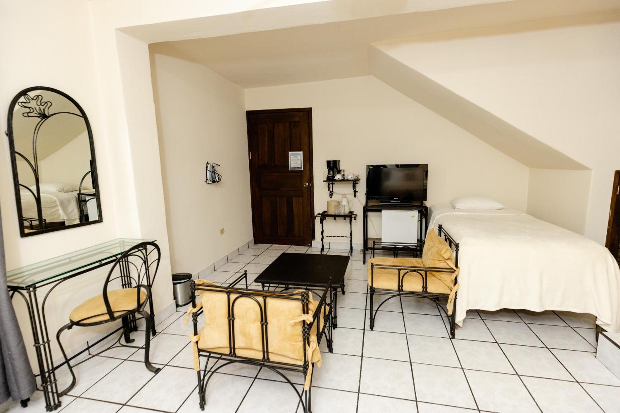 Hotel Camino Maya Copan Ruinas Экстерьер фото